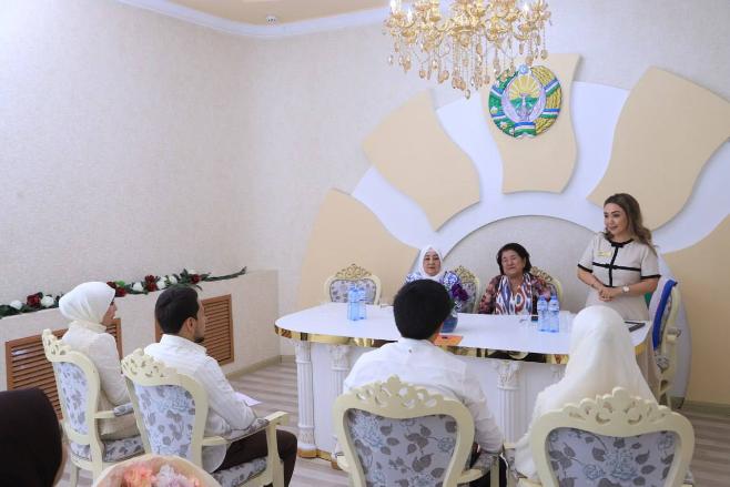 Yoshlar oilaviy hayotga oid bilimlarini oshirmoqda